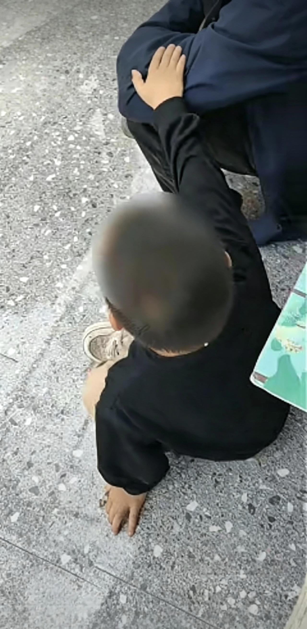 人间温柔！遵义街头默默乘凉的爷孙，被好心店主悄悄温暖
 
生活最动人的美好，从来