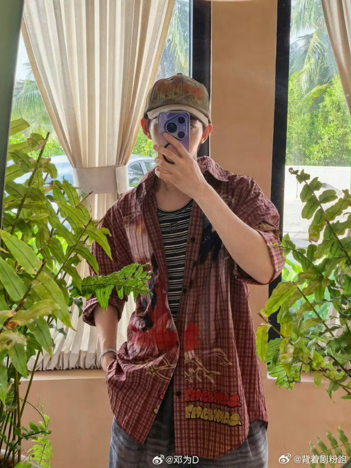 邓为敢抓蛇花儿与少年邓为好厉害啊！竟然敢抓蛇！有被此男震撼到[拜托][拜托][拜