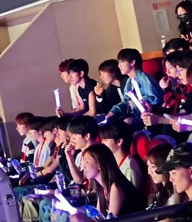 我们六小鬼来看张艺兴演唱会了！NCTWISH看张艺兴演唱会 ​​​
