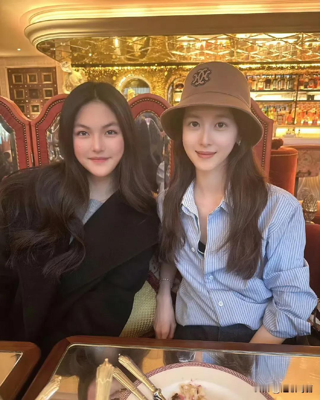 李湘镜头下的王诗龄和豪门阔太章泽天👭
王诗龄