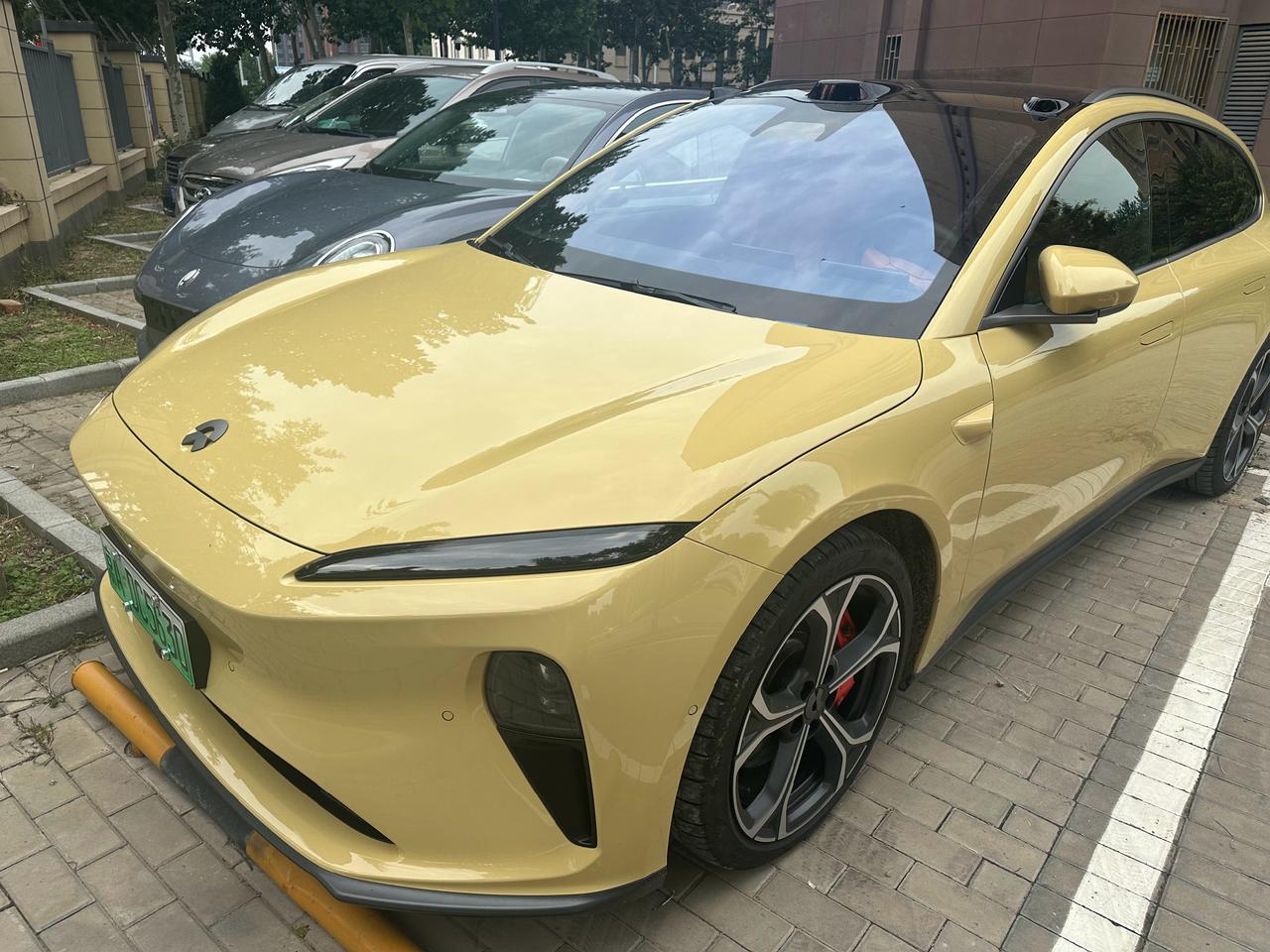 第一次开ET5T，云初黄配暖橘，这个颜色还可以啊，开上就是妥妥的暖女，图5是我最
