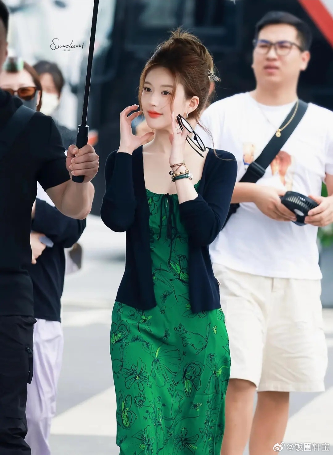赵露思张婧仪同款造型 一个女强人一个少妇越对比越心酸