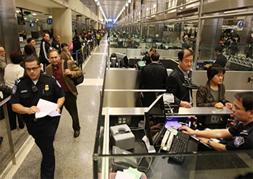 【#约20位中国学者被美方拒绝入境#，我外交部发声】16日，微信公众号“领事直通