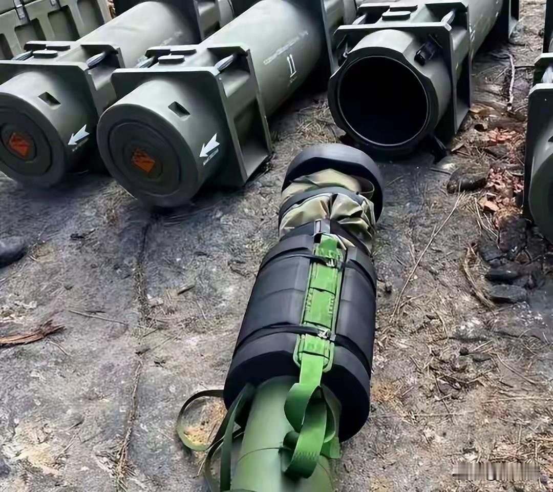 #中方将再赴柬泰穿梭调停#这件事情其实挺无奈。两边都是朋友……
嗯。有人要说某些