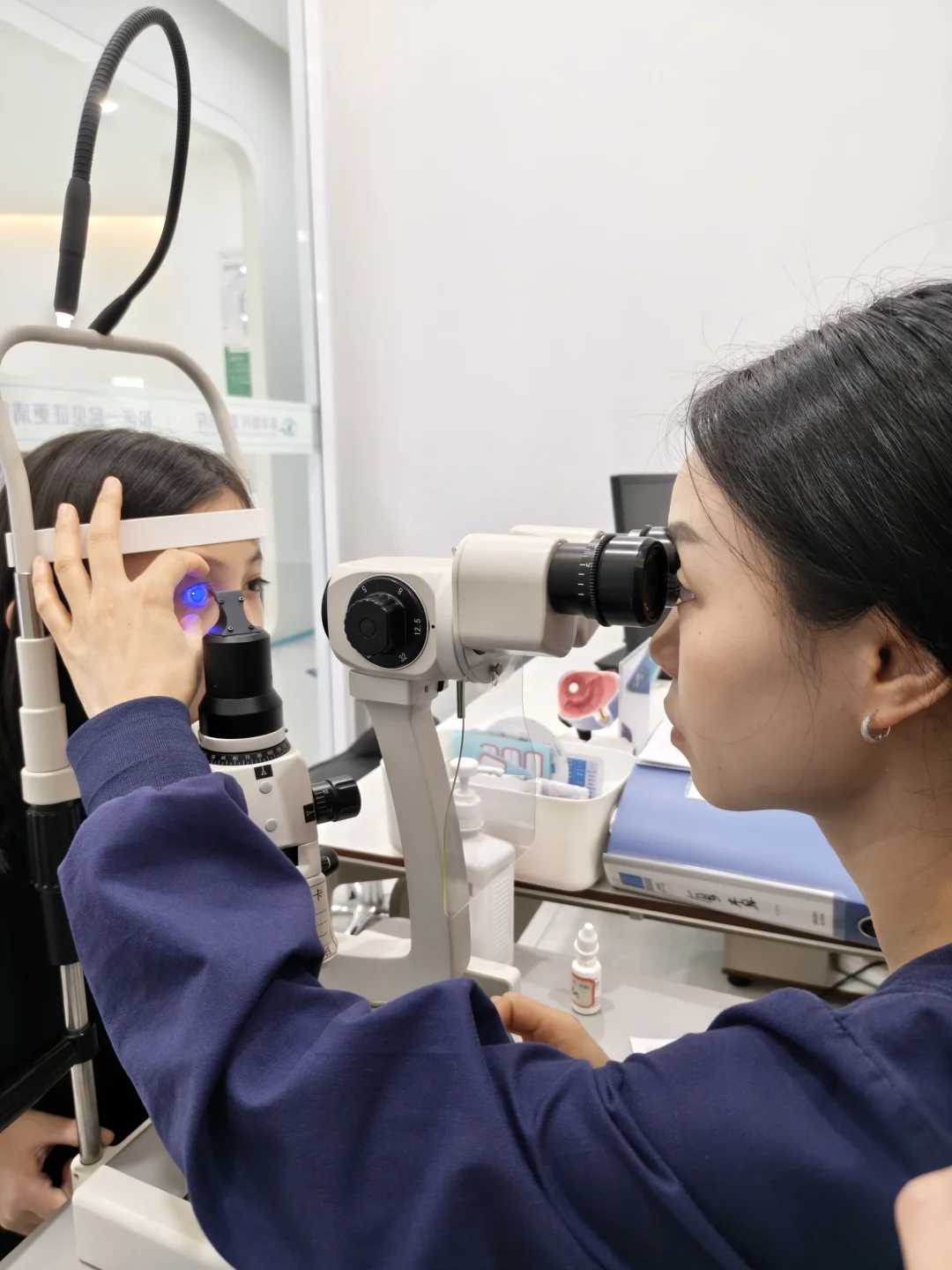 上学真的好怕近视啊
