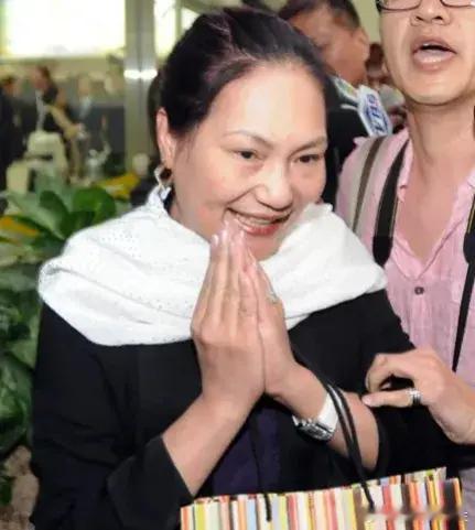 S妈说：我是嫁女儿不是卖女儿！从来没有收过一毛钱的礼金，至于私下收礼金的传闻，你