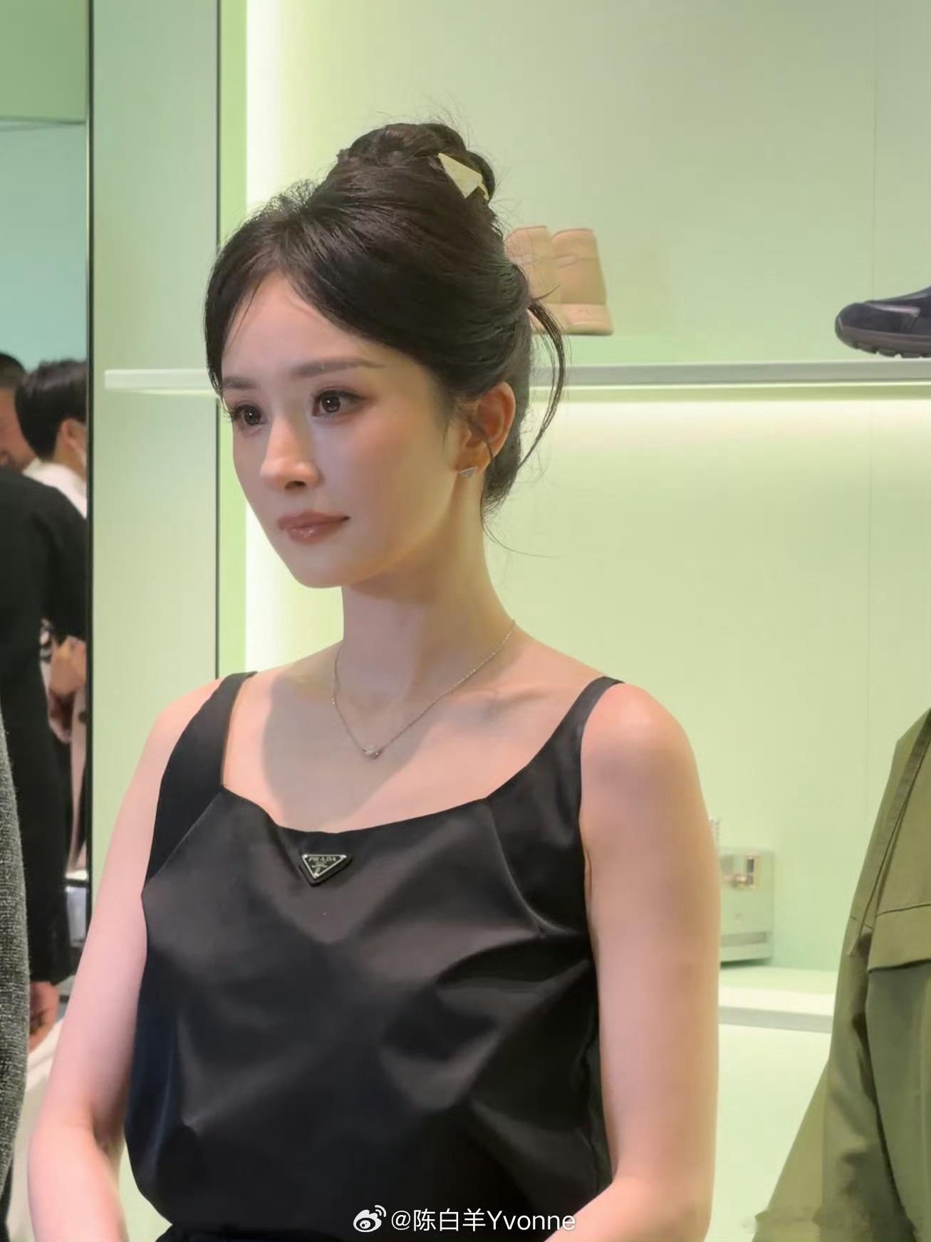 【极致反差】陈白羊拍的Prada代言人杨幂和李现 