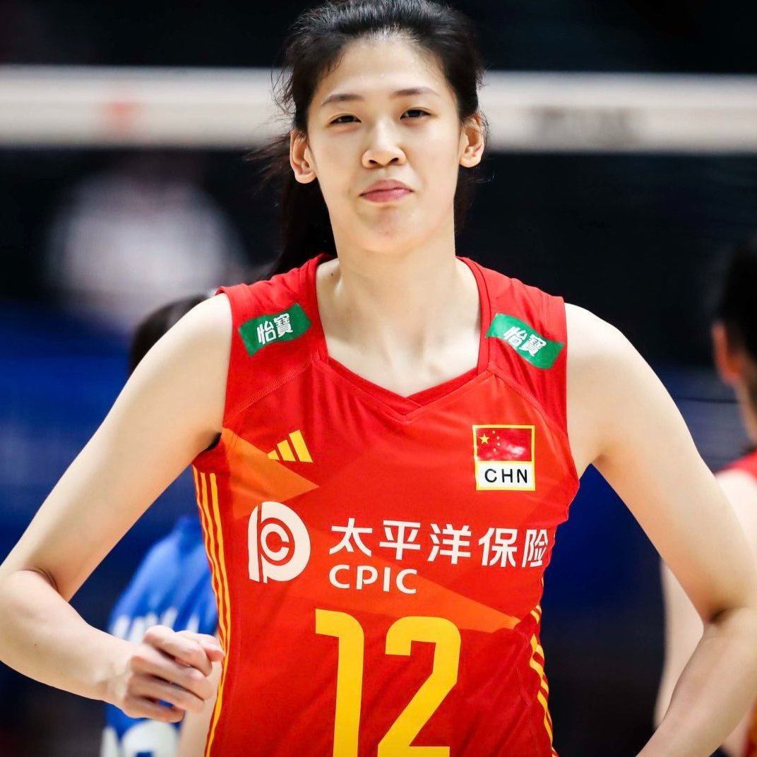 外媒：李盈莹的情况仍然是个谜，虽然他转会到米兰，大约两周前抵达意大利，但俱乐部在