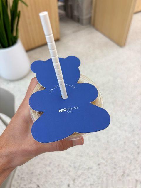 蔚来欧洲 蔚来位于挪威奥斯陆的牛屋（NIO House）与挪威珠宝品牌 CRYS