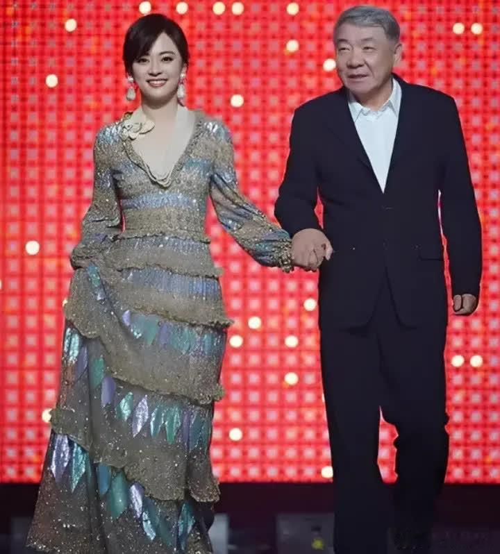 《甄嬛传》投资7000万，导演郑晓龙曾爆料：一位大佬的女友想演“嬛嬛”，不仅托关