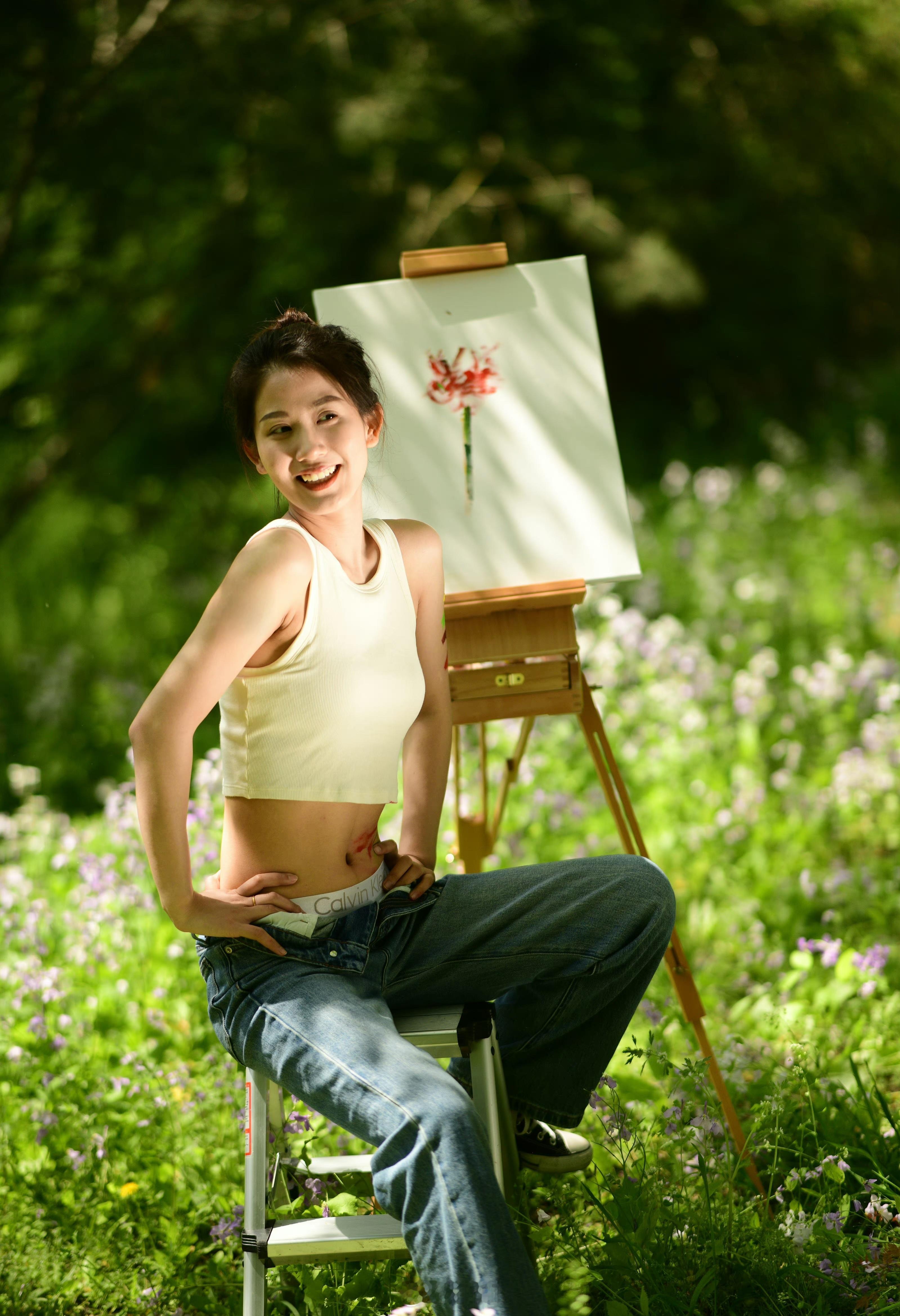 与大自然拥抱的女孩 ​​​