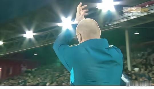 生活手记阿莫林弱点是胆小，关键时刻换人太犹豫，曼联上半场1:0领先，不曾想下半场