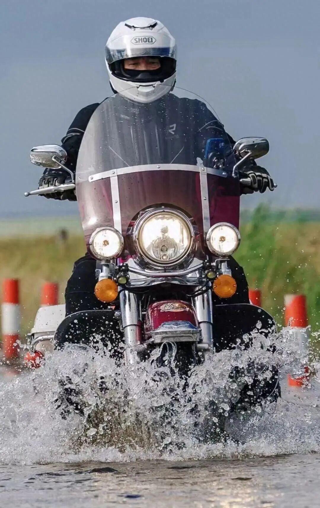 钟沛，一位在南京改革开放史上留下深刻印记的人物。上世纪90年代，他是南京企业界风