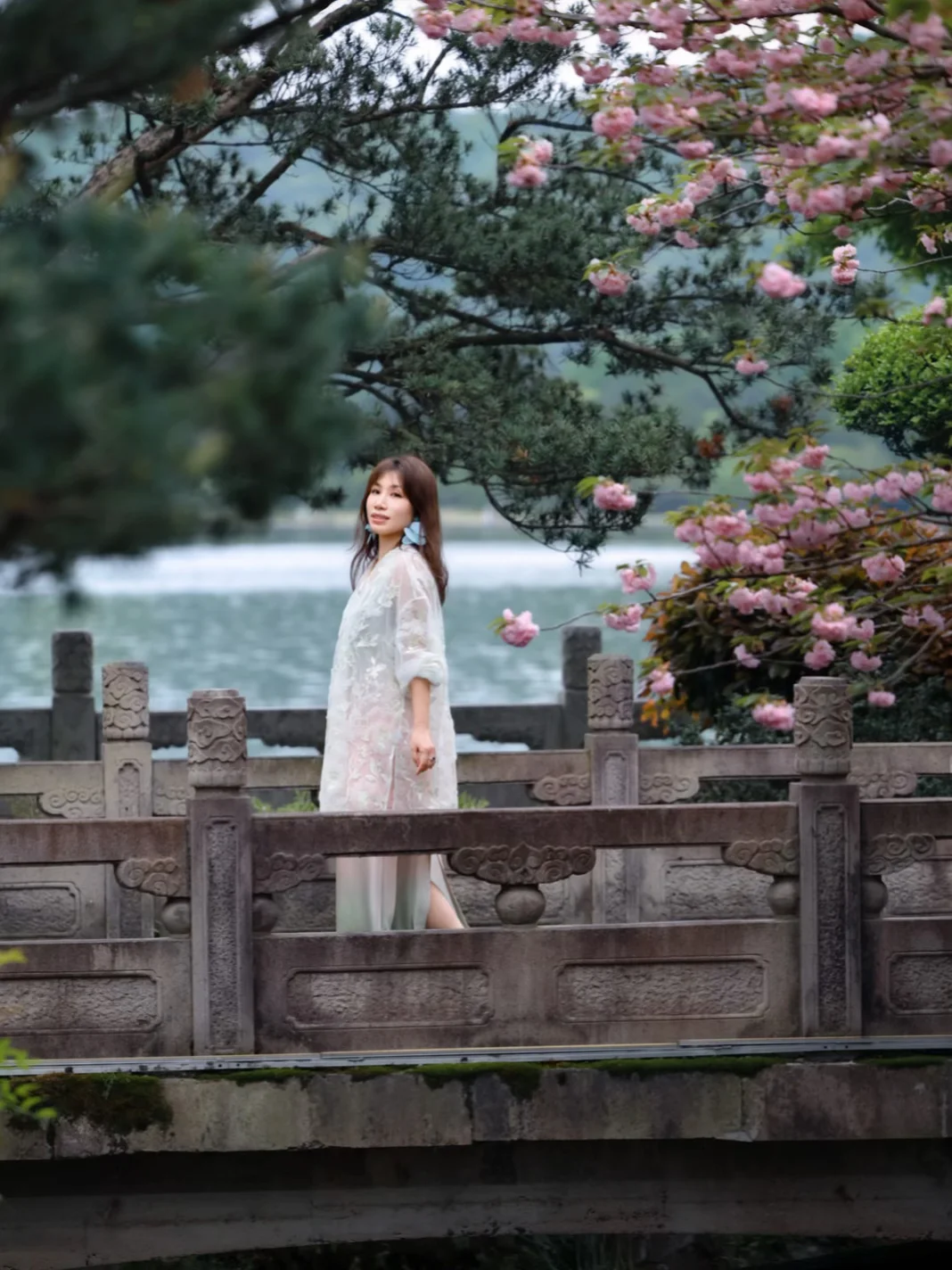 西湖C位赏樱喝龙井，这才是杭州茶馆天花板