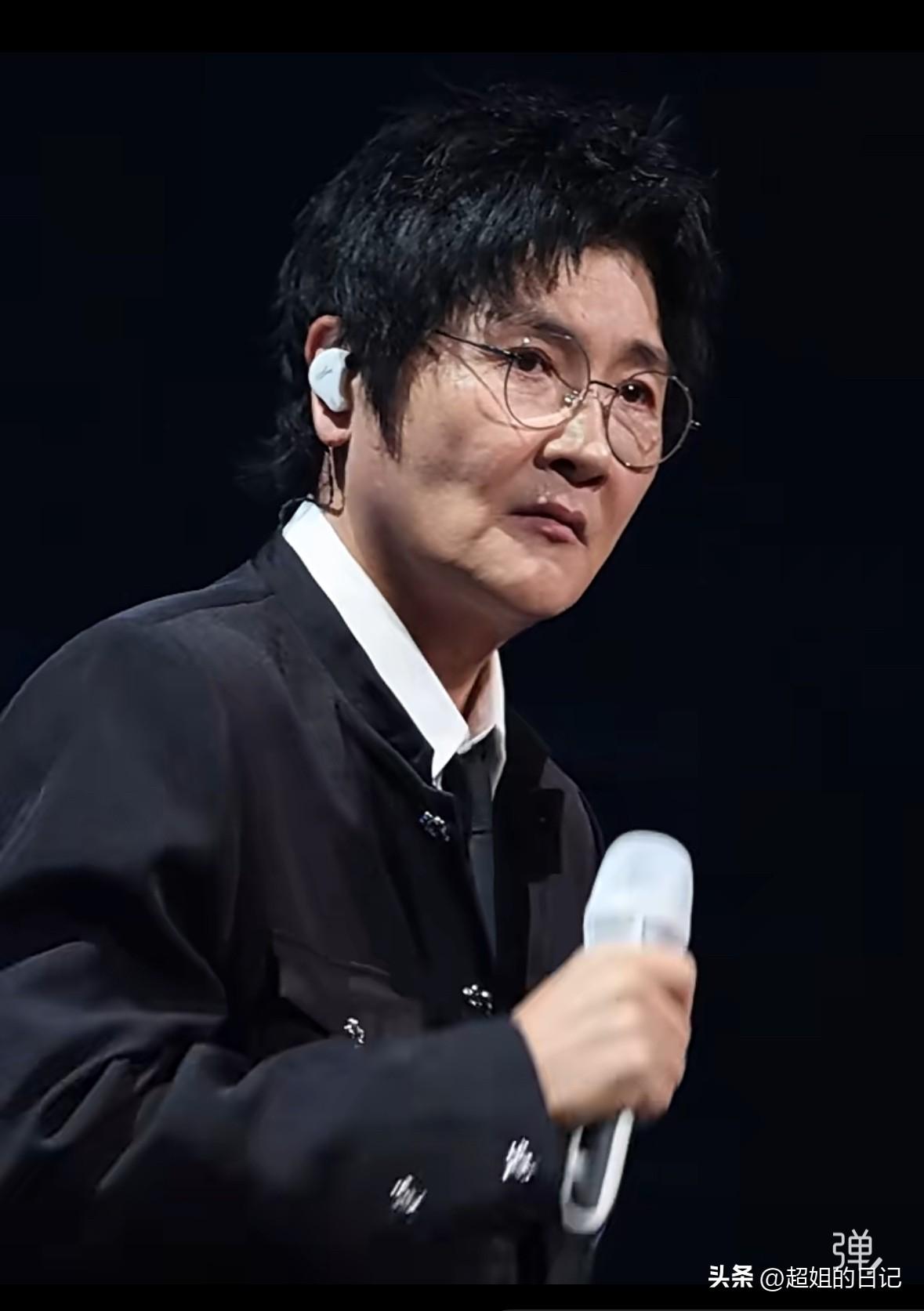 孙楠越老越凶，而且越来越女性化。但是，声音还是那么年轻，跟刚出道没一点差别，就说