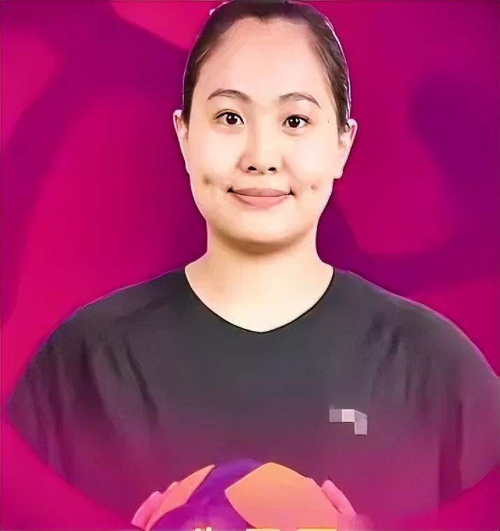 中国女排又出怪事，主教练赵勇是不是疯了？他竟然把一个18岁的副攻王奥芊，当成核心