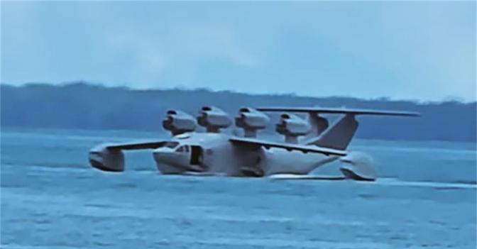 中国“渤海怪物”横空出世：300节突袭台海，美航母能拦得住？

中国这款地效飞行