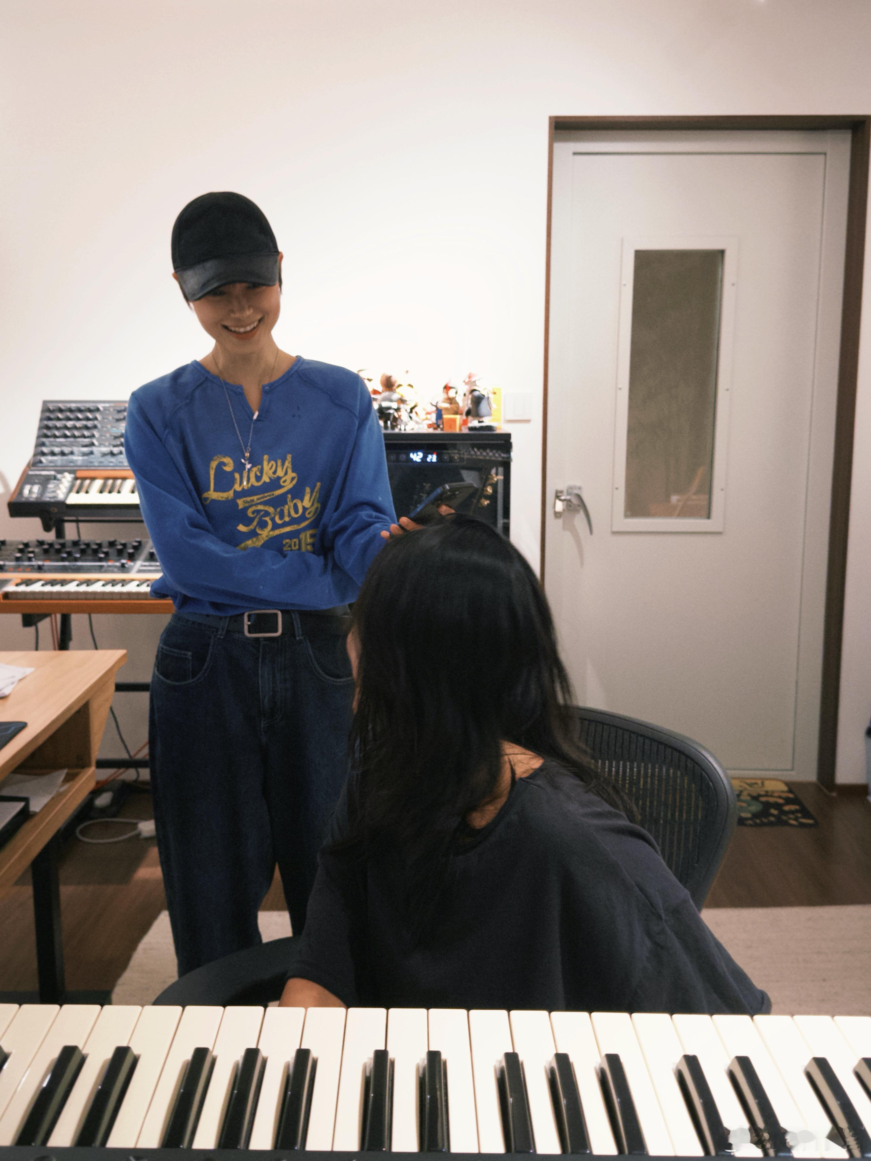 李宇春北京演唱会嘉宾陈粒 之前邀请担任演唱会嘉宾的，即将在本周末作为嘉宾加盟「皇