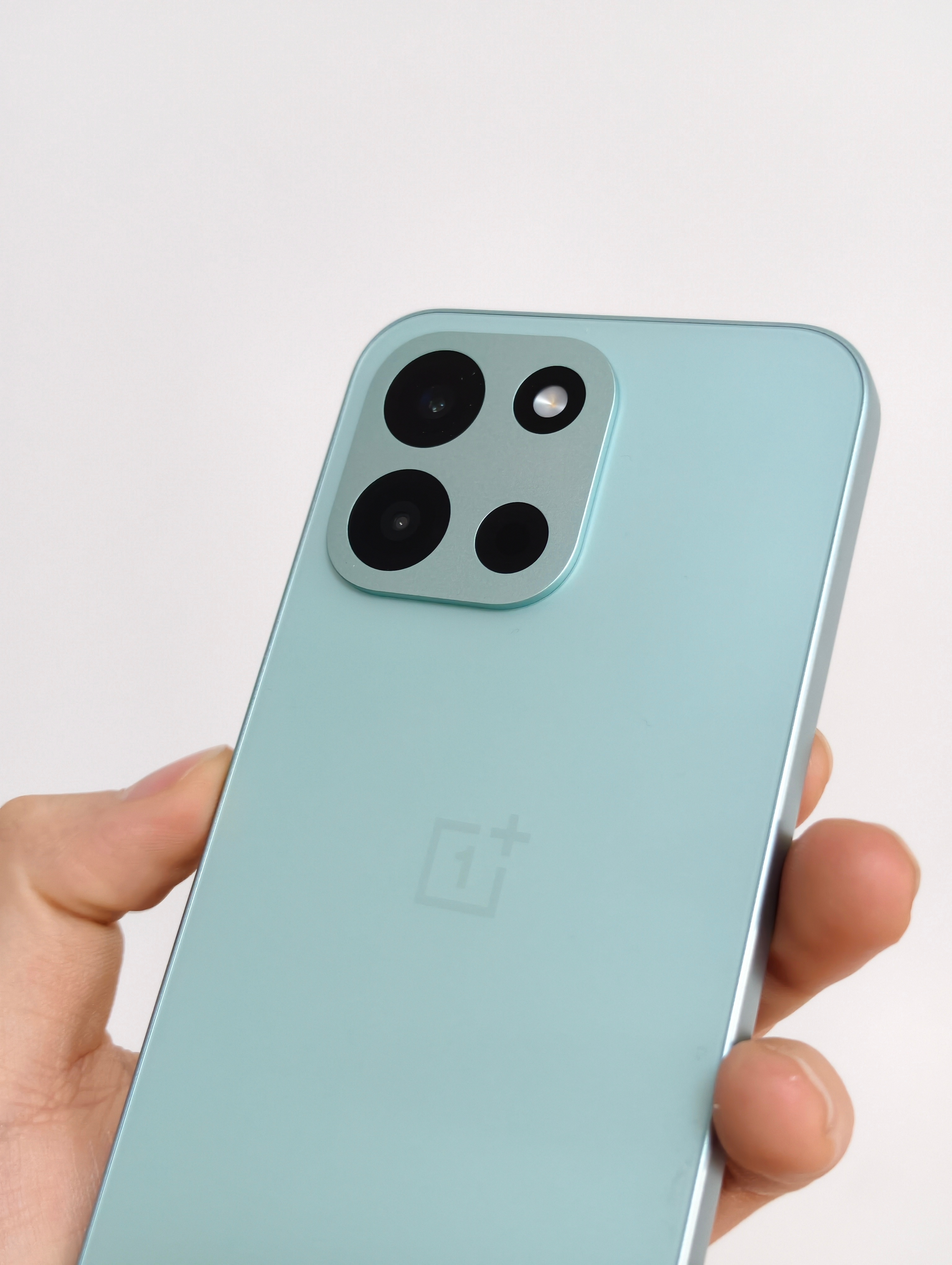 之前买一加Turbo 6的用户就偷着乐吧，随着行业普遍都在调价，往后想以同样的价