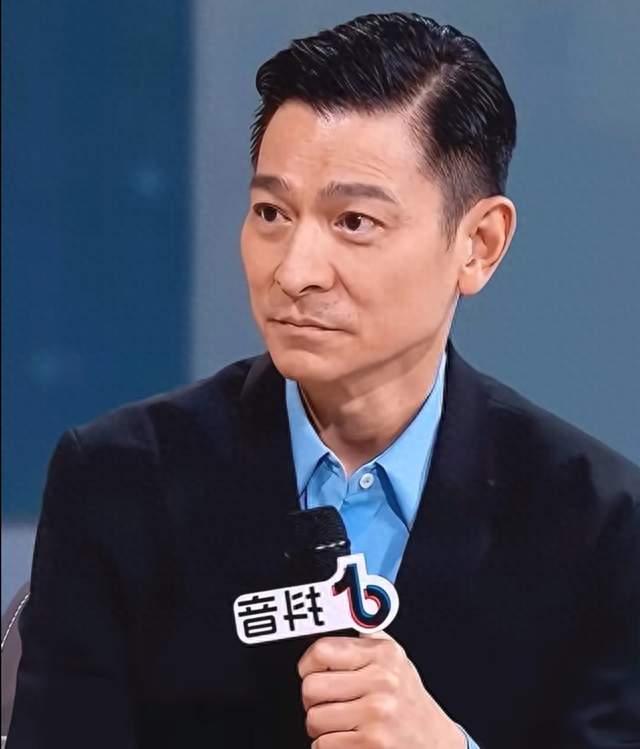 刘德华直播突发名场面！随口一句玩笑，戳中全网无数打工人