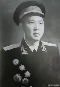 傅崇碧将军是入朝作战的20多个军长里，最年轻的，当时只有34岁。他是我军里面的儒