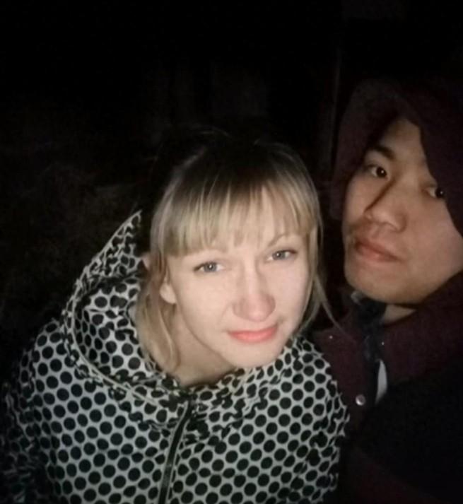 2014 年时，一来自河北的 24 岁小伙遭妻子抛弃，他甚至下跪求和，却依旧遭到