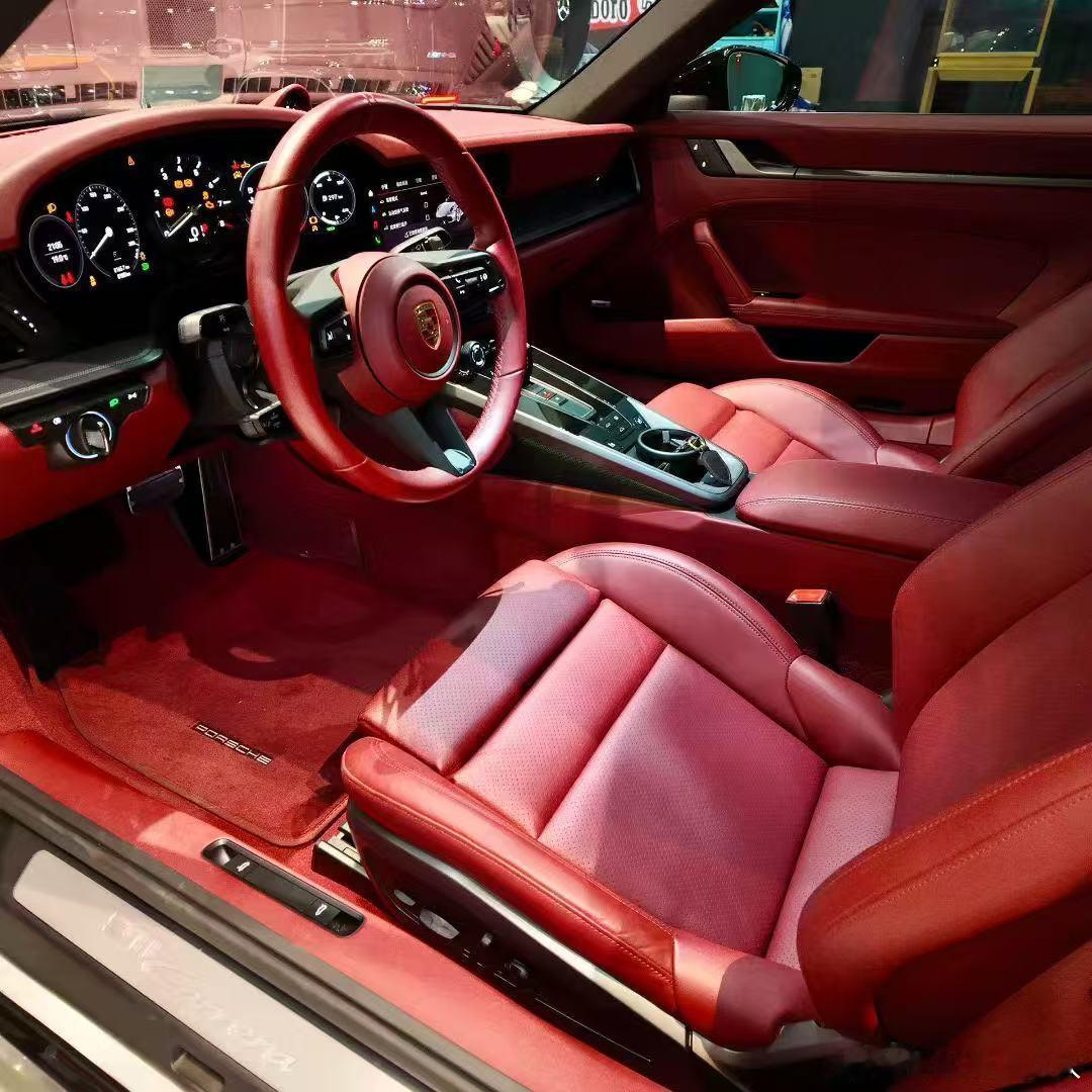 保时捷 992，24年上牌，8000公里，寻伯乐 