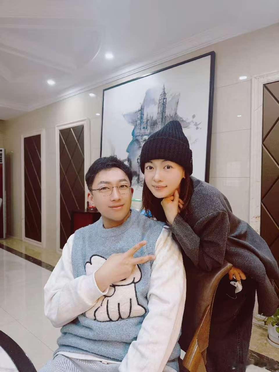 于正原图调了个色没有任何p于正美颜成吉他拨片脸于正美颜成吉他拨片脸，原图调了个色