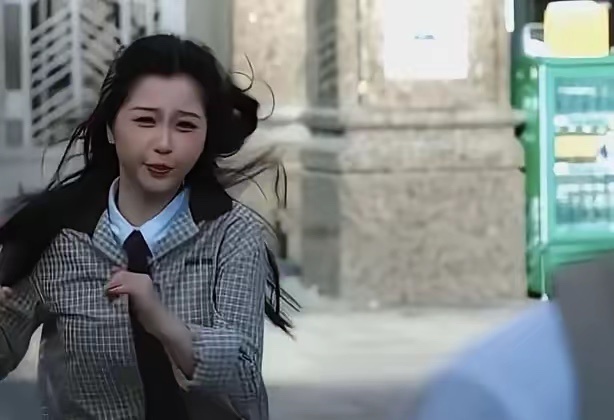 张婧仪虞书欣谁更适合演现偶女主？看跑步姿势一眼明了 