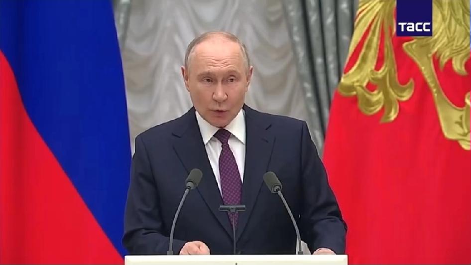 普京在向俄罗斯运动员颁奖时公开抨击IOC前任领导层，称其行为“可耻、怯懦、出于政