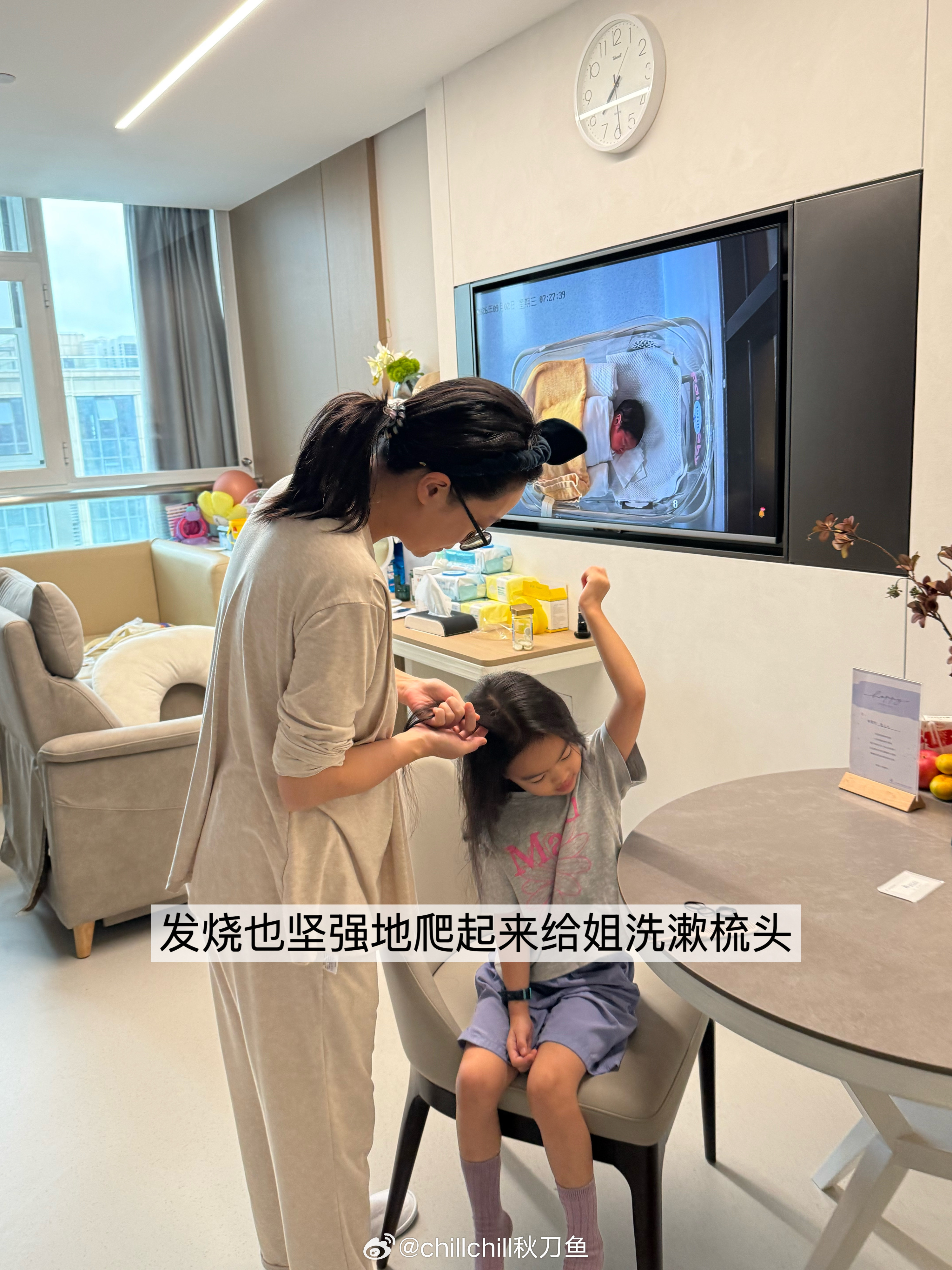 为什么没更新，因为我乳腺炎发烧了。原因：我一直想让弟弟把右奶吸通，所以总在他最饿