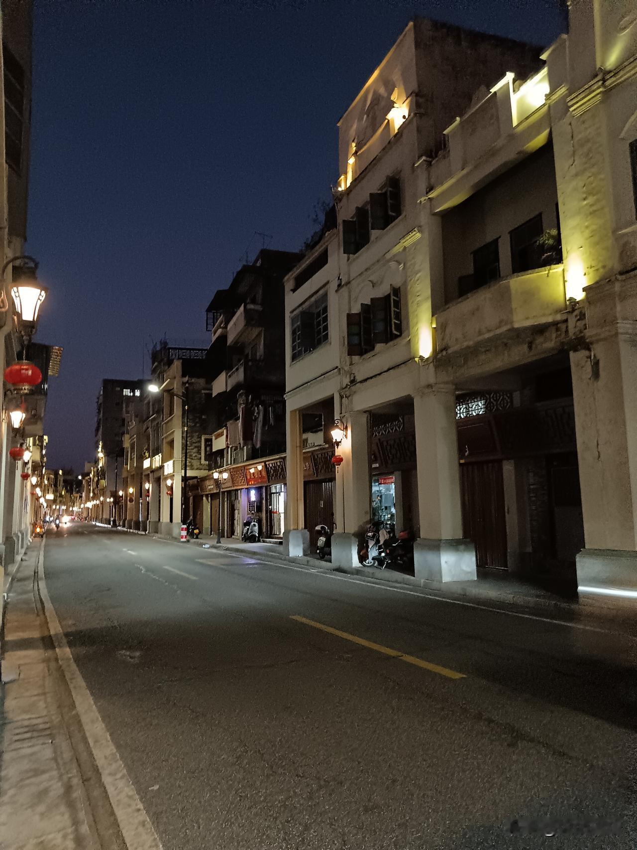 江门台山的这条南门路历史文化街区，为何发展不起来呢？这里是一片保存相当完好的骑楼