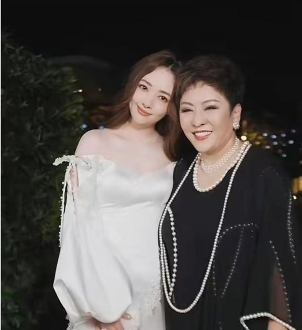 郭碧婷首次暴露对婆婆不满！向太不重视孙子，婆媳矛盾早有端倪 