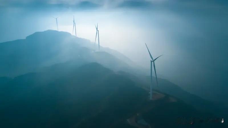 生活原本沉闷，但跑起来就有风。