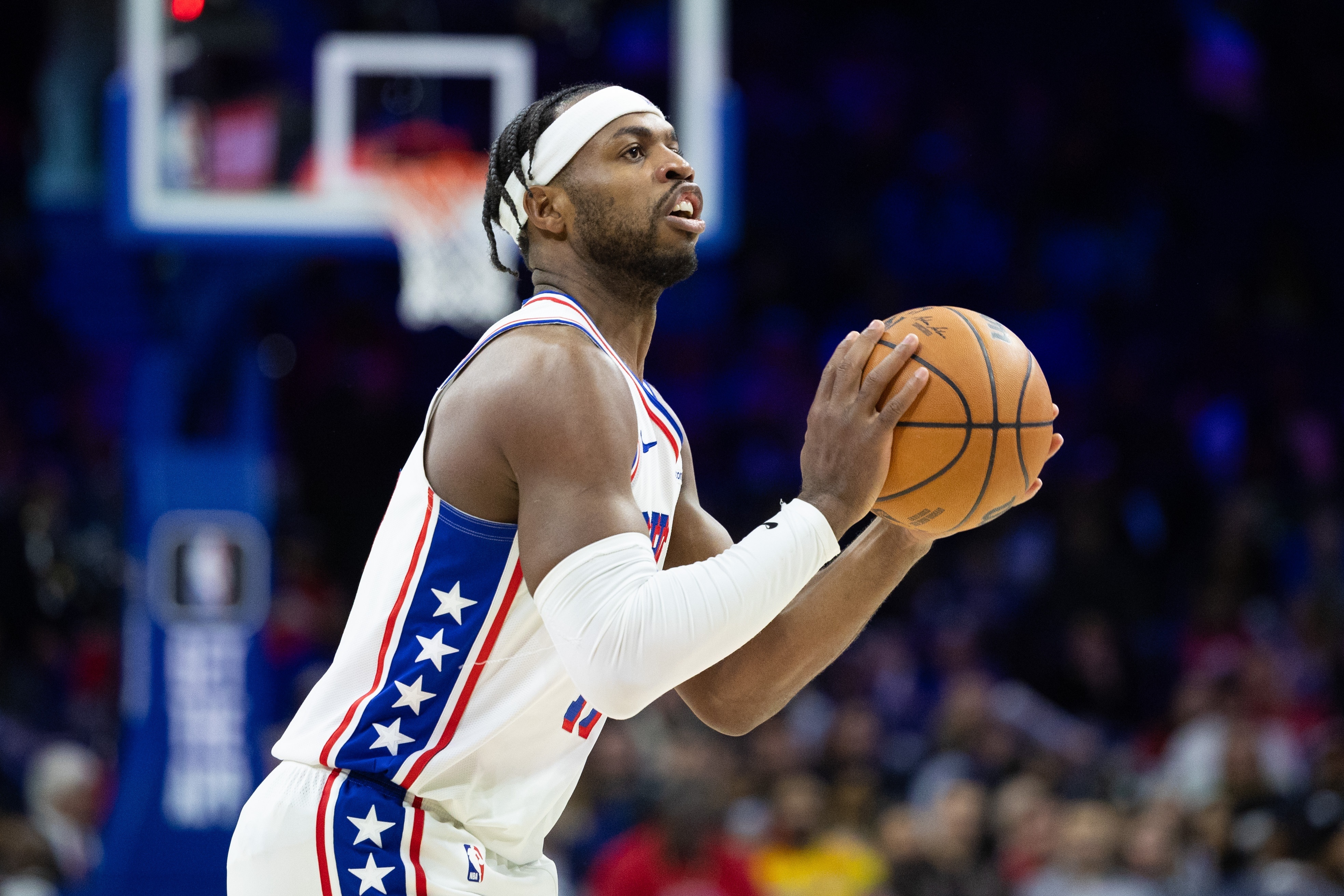 勇士跟76人正在努力完成先签后换希尔德#希尔德##勇士##76人# ​​​