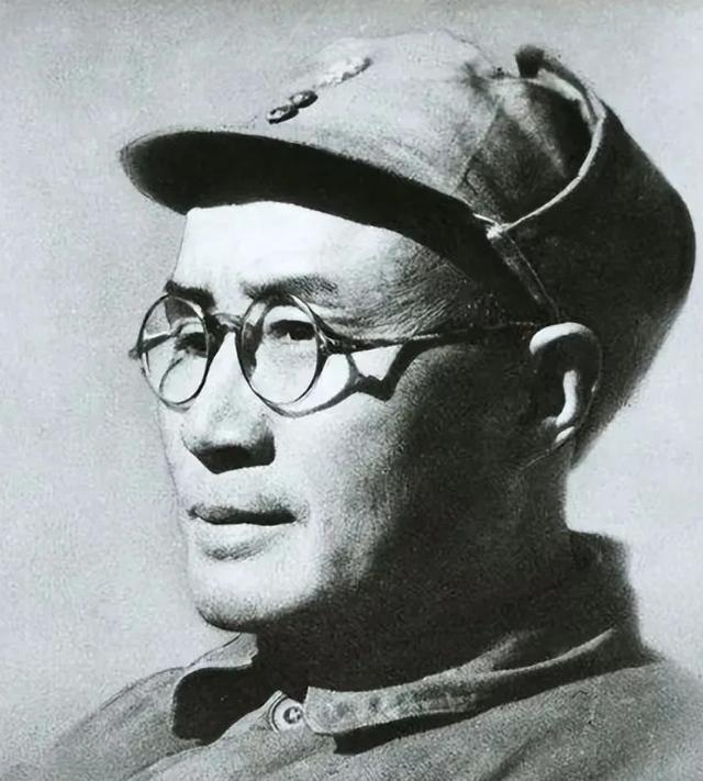 1948年底，刘伯承和陈毅到达西柏坡。当晚，毛泽东就对陈毅说，上海解放了，你就去