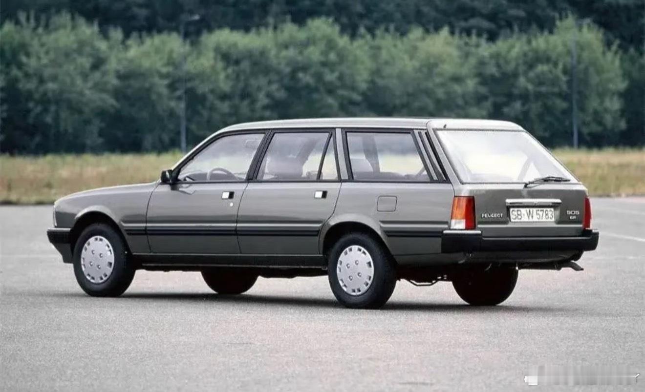 最近经常刷到桑塔纳旅行，这个太帅了但我在大街上怎么从来没看见过 