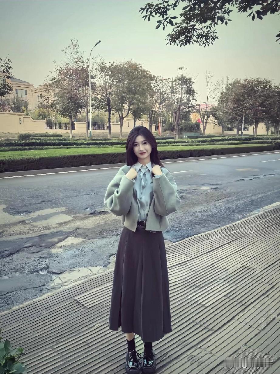 落单的恋人 空的街 不同的季节 痛的夜，温柔只给意中人等待的恋人 痴情的人落单 