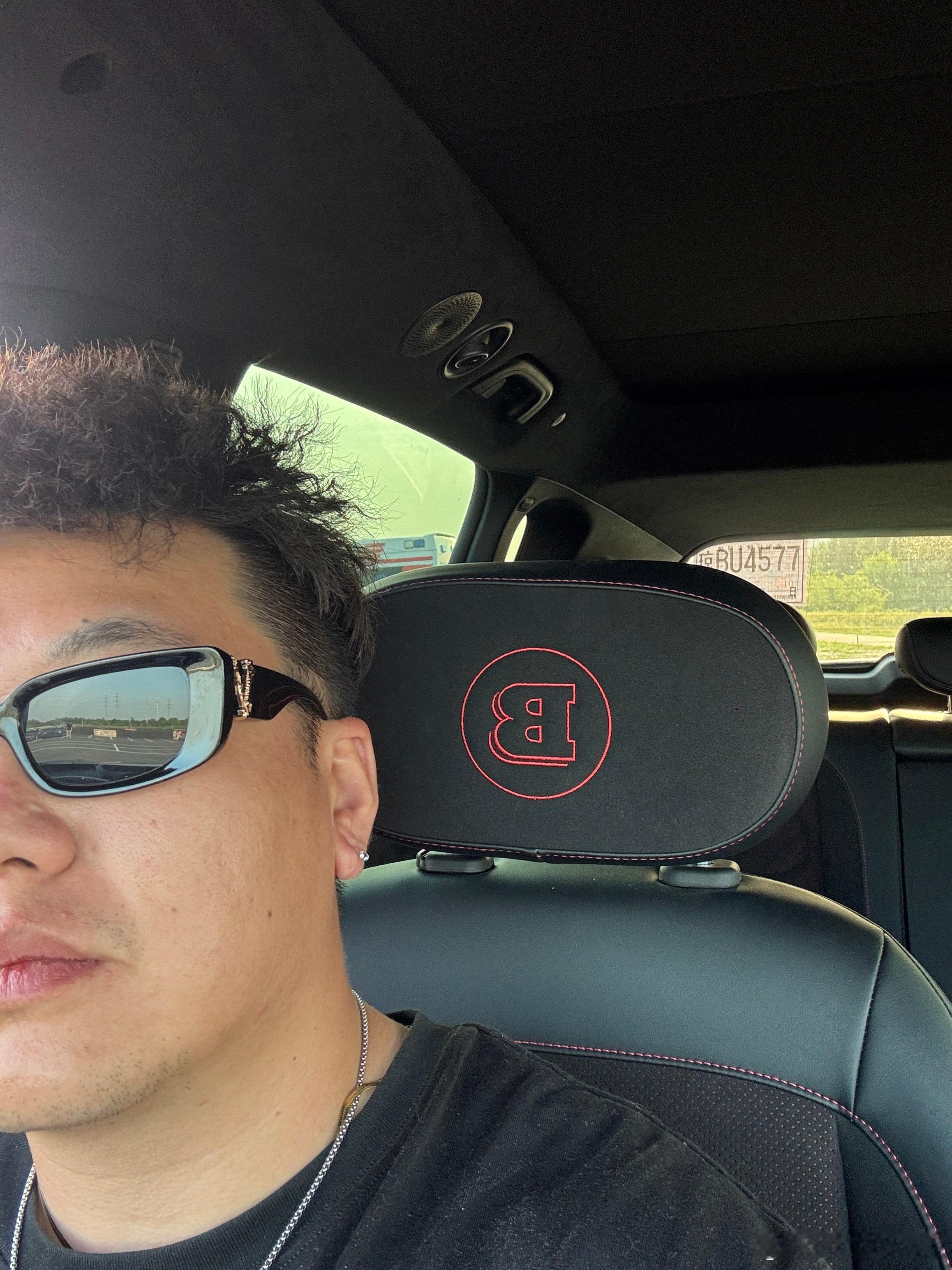 Smart BRABUS开着它出入金盏速度节明早刷个圈儿，森海塞尔音响真牛X全新