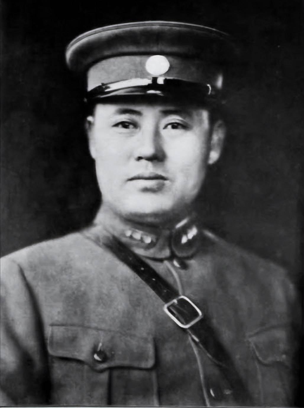 起义将领中，傅作义绝对是最有能力的一个人，不论军事能力还是政治能力
傅作义出身保