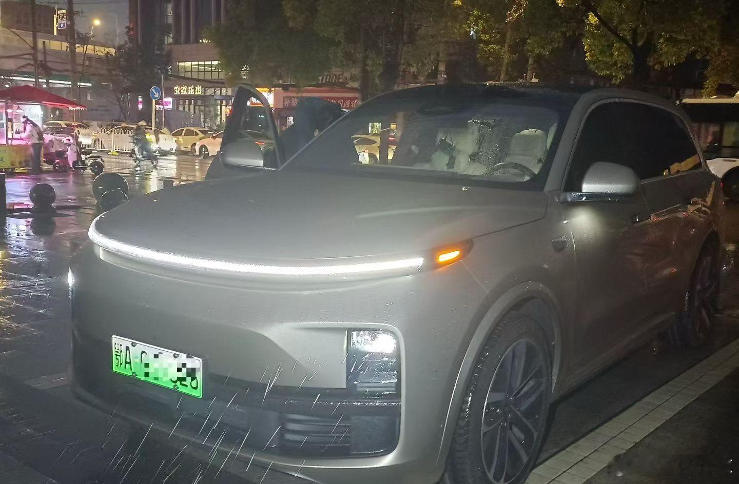 深夜拿下理想 L9 Ultra2024年 2.3万公里 原版原漆 298000元