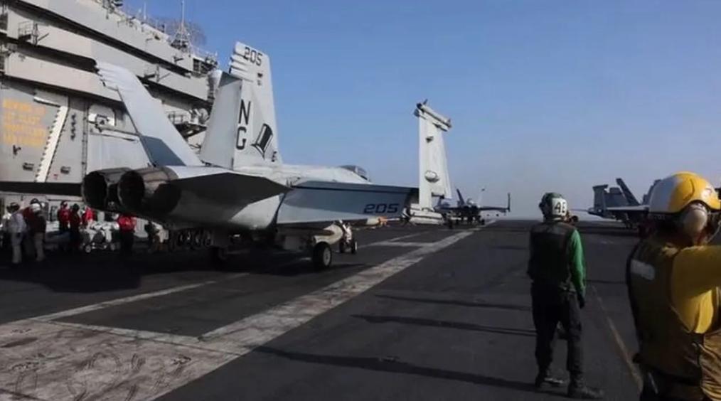 伊朗服软了！

4 月 14 日《纽约时报》爆料，美军 “林肯” 号航母编队已杀