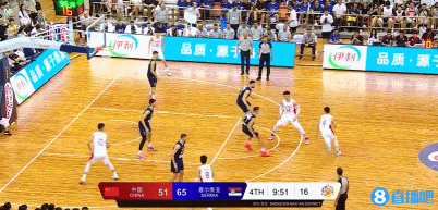 赵继伟这传球！[赞][赞][赞]
王哲林轻松扣篮！[鼓掌][鼓掌][鼓掌]
赵继