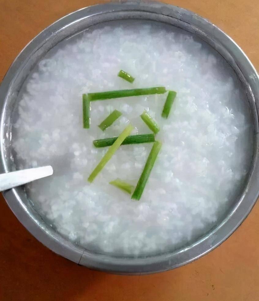 小伙伴们早，大周末不睡懒觉，你为何要这么早起床？[喵喵] ​​​