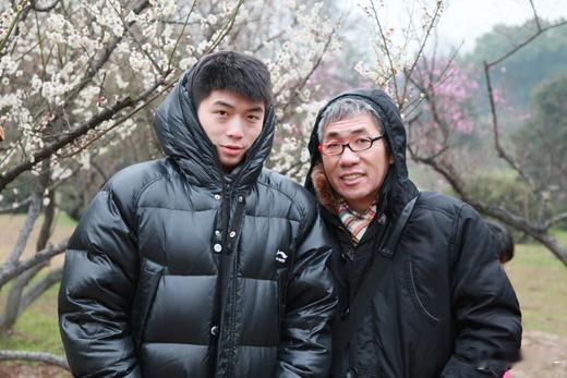 哇喔 今天央视直播尤伯杯请的嘉宾是龚伟杰。年轻时就很帅。 1984年出生，1米8