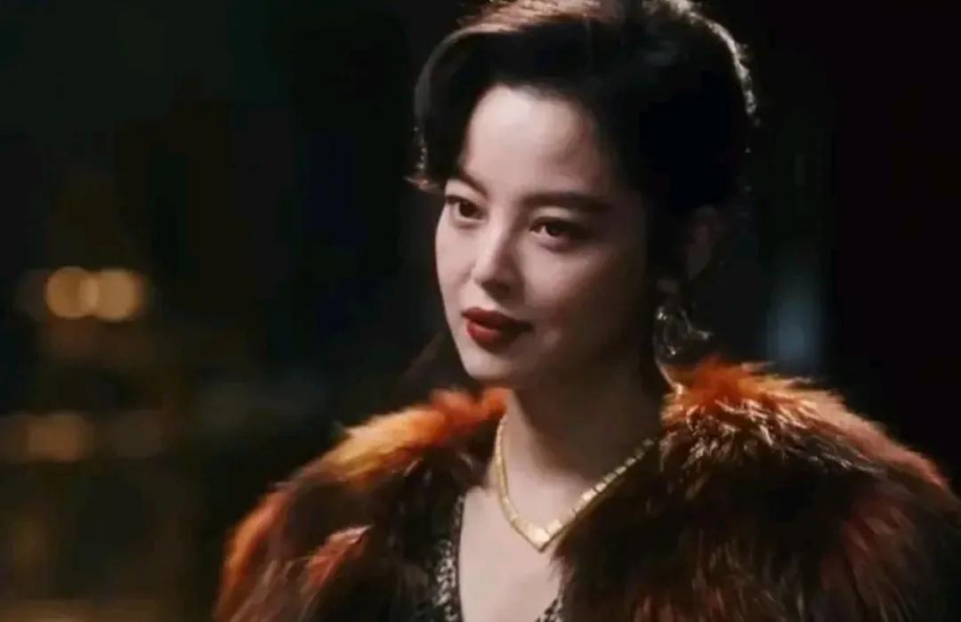 《繁花》中有两位女老板
一出场就惊艳了不少人
一个是李李，一个是林太
这两位女老