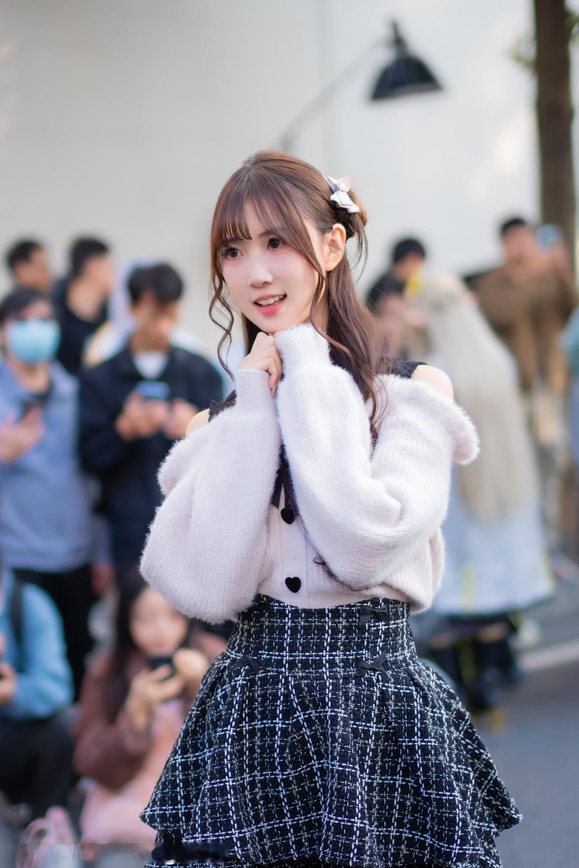 猎人拍漫展萤火虫漫展JK元气少女出镜：小丝想把漫展图带回家？请看置顶！(展示为精