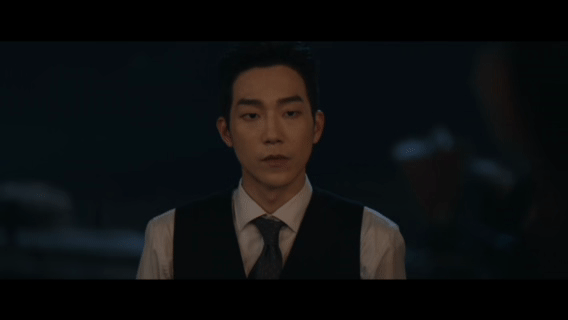马思超你跟我说这是he曾经身边有牵挂相伴，经历无数风波苦苦支撑，结局却落得孤身一