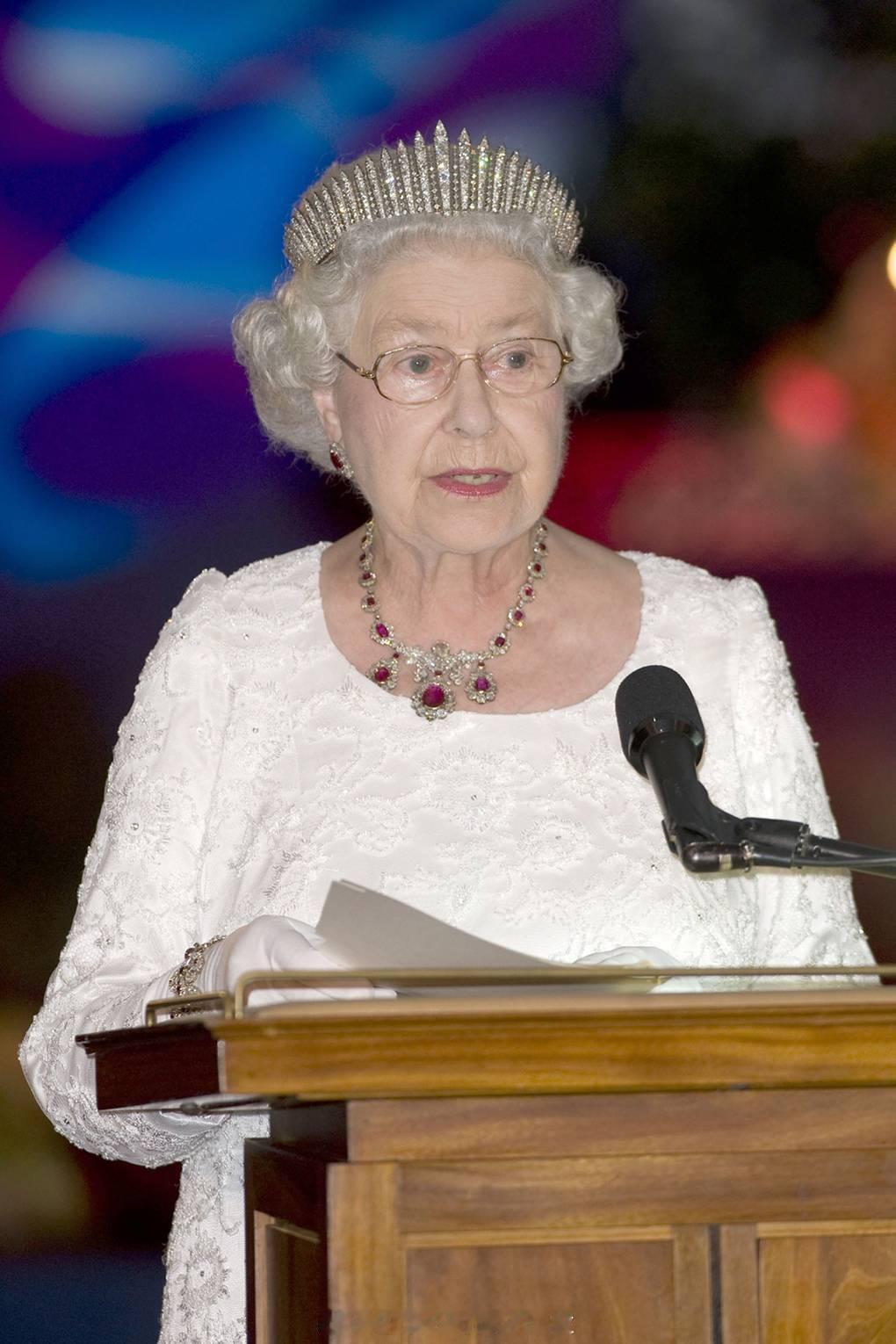 #老照片#Her Majesty Queen Elizabeth II 2009