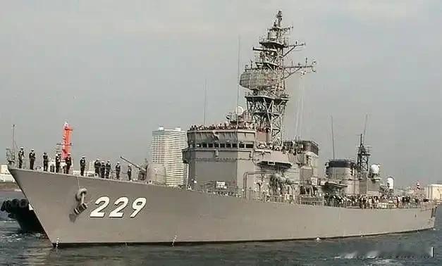 历史的回响：菲律宾考虑引进日本"阿武隈"级护卫舰引发地区担忧

近期，亚太地区安